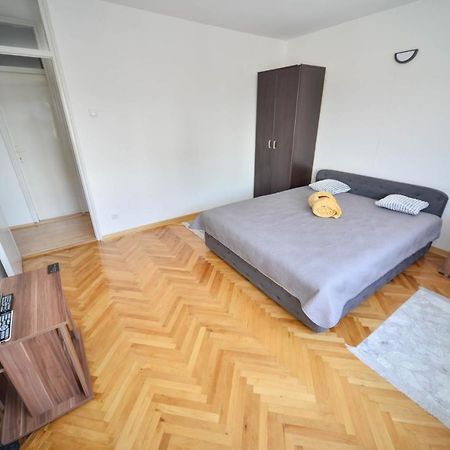 Apartman Centar Lux ปิโรต์ ภายนอก รูปภาพ