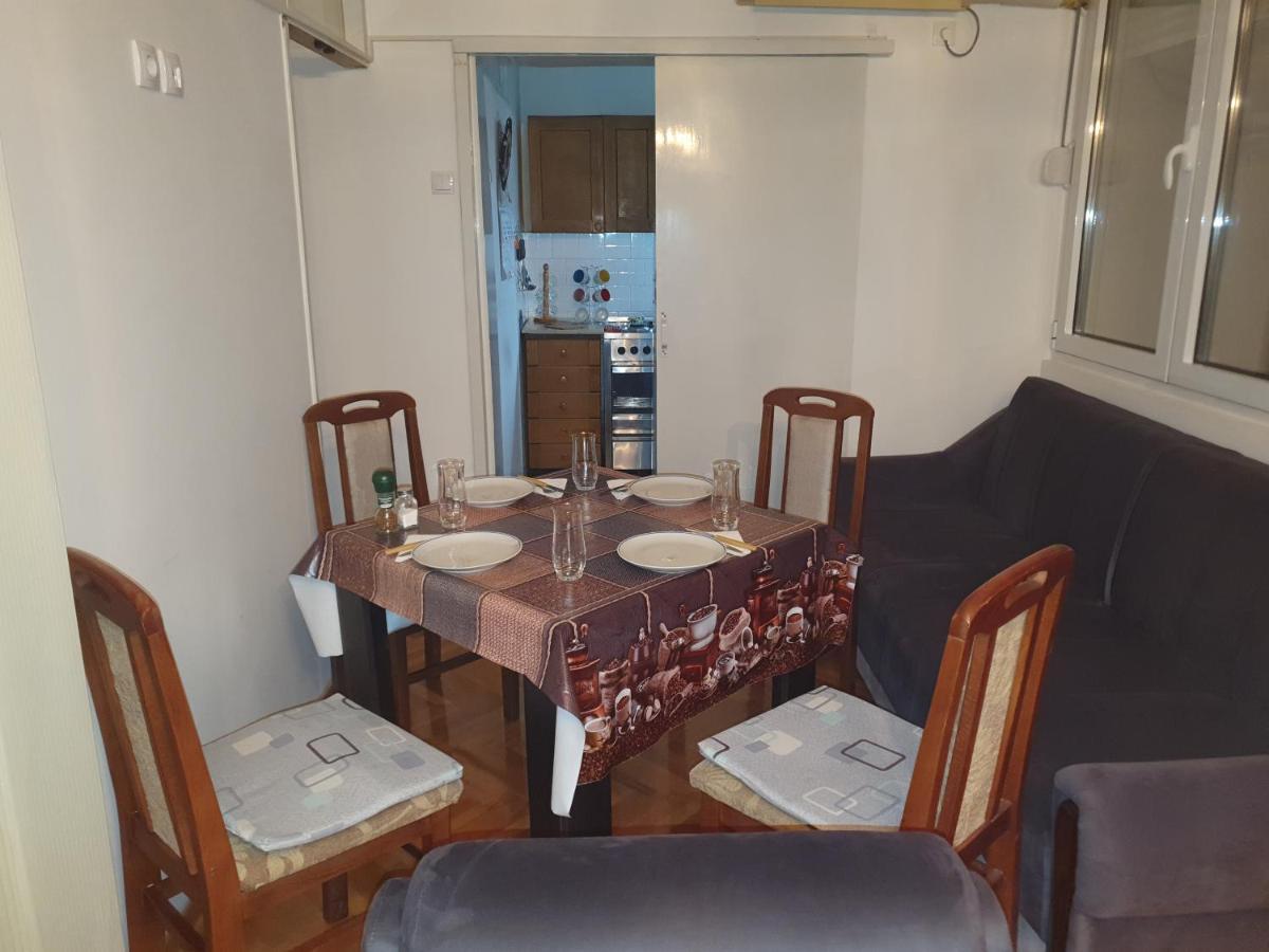 Apartman Centar Lux ปิโรต์ ภายนอก รูปภาพ